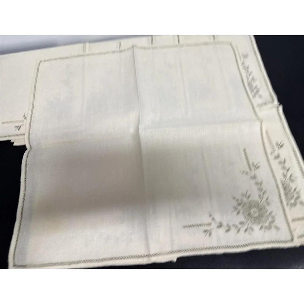 Vtg Embroidered Linen Cloth Table Napkins 16
